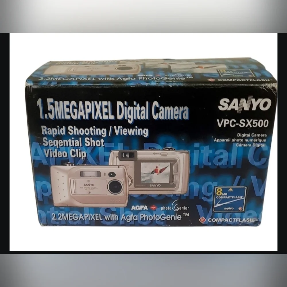 Vintage Sanyo VPC-SX500 digital camera with original packaging.